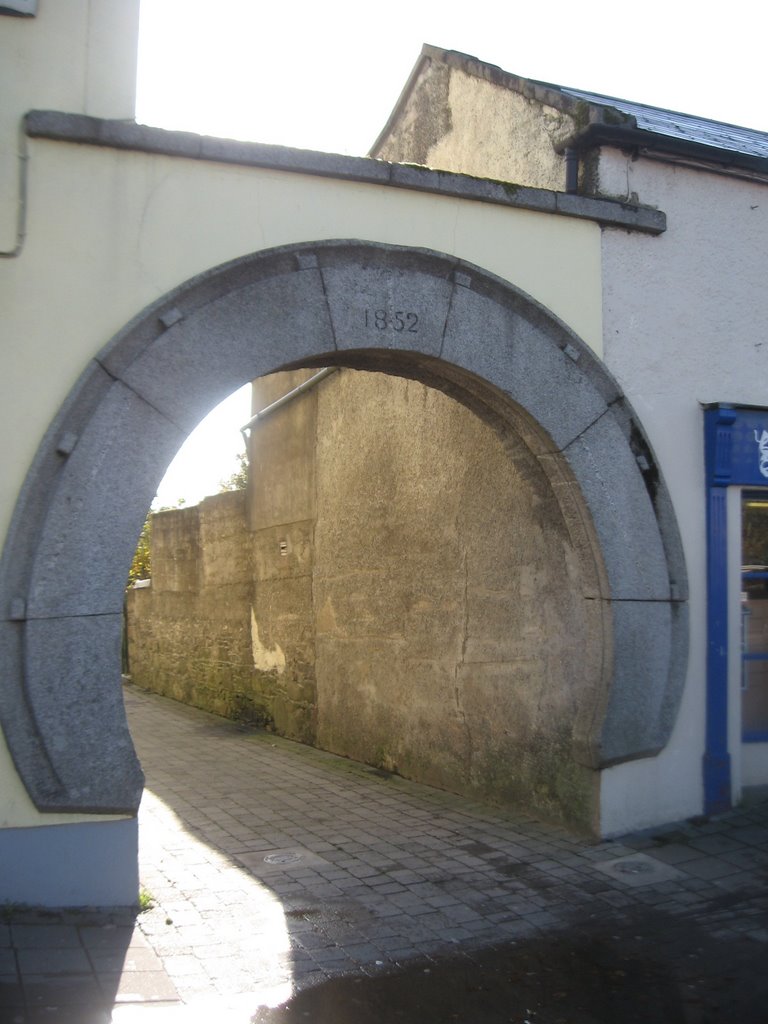 horseshoe arch