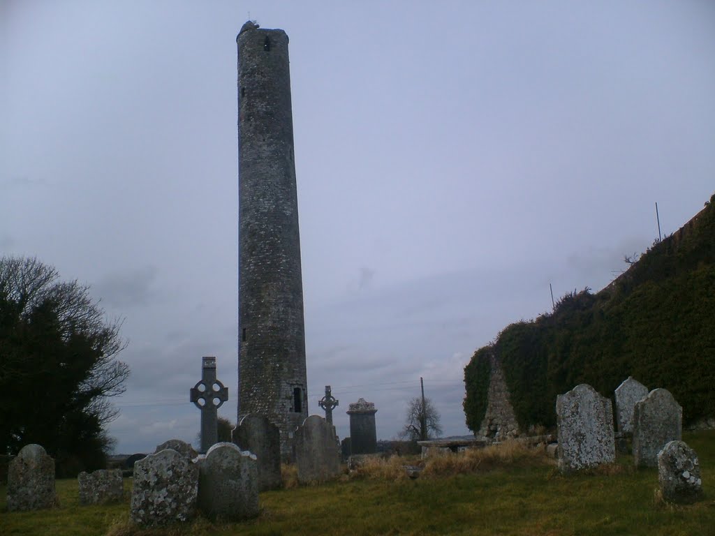 Monastery founded in late 5th or early 6th century by St. Ciaran of Saighir